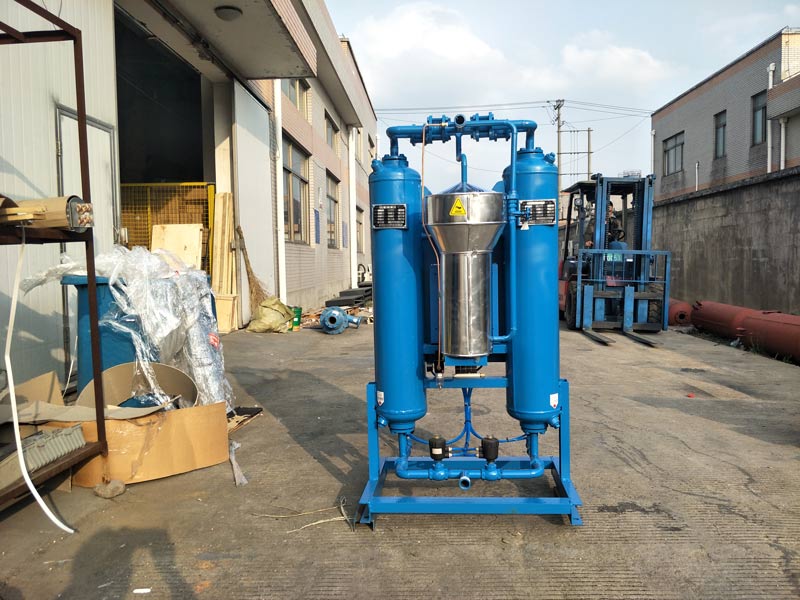 如何選擇吸干機(jī)生產(chǎn)廠家？專業(yè)技術(shù)更關(guān)鍵